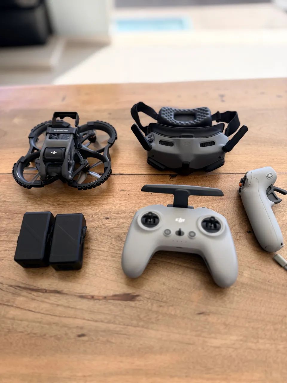 DJI AVATA 1 POUCO USADO COM 2 CONTROLES  - Foto 2