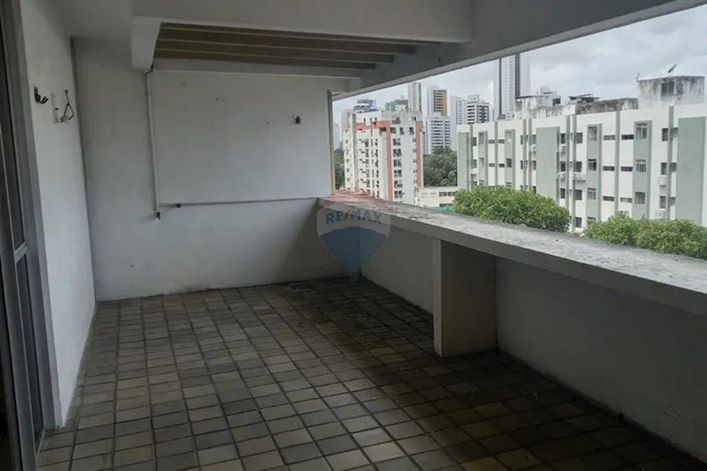 Vende apartamento duplex, quatro quartos, Espinheiro - Foto 2