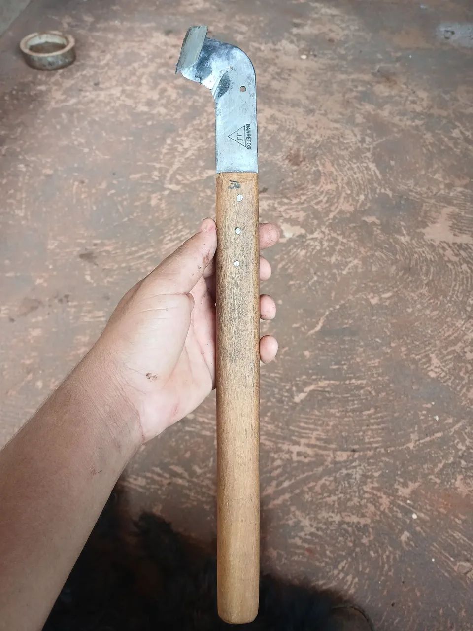Vende-se faca de siringa valor 100 reias 