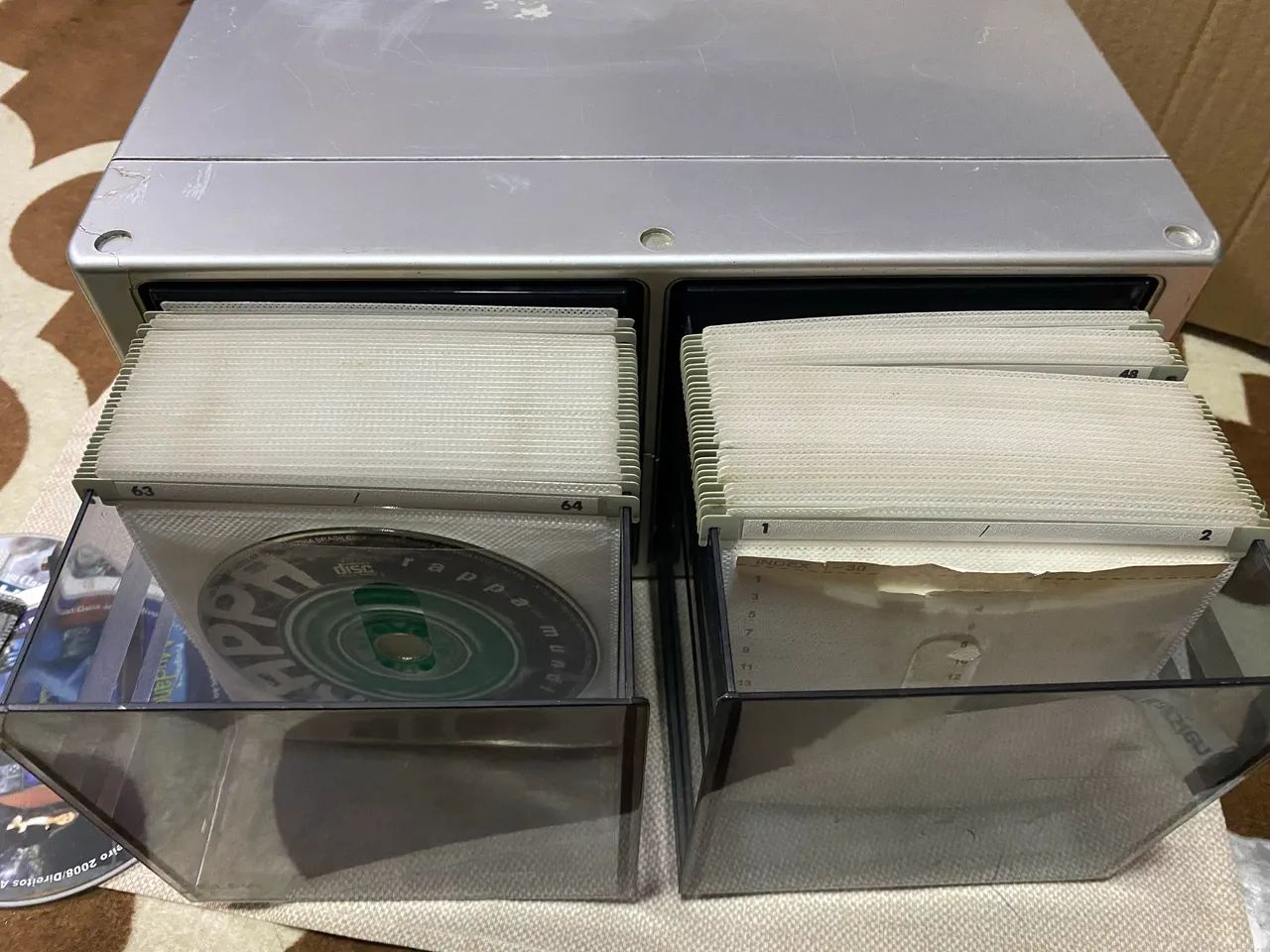 Porta cds dos compartimentos em acrílico, automático - Foto 5