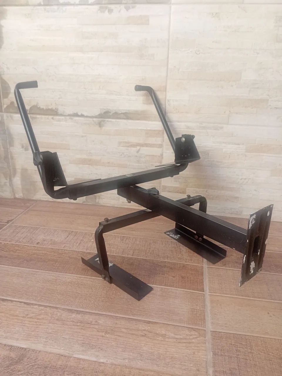 Vendo suporte de TV de tubo 14 a 21 polegadas e dvd - Foto 2