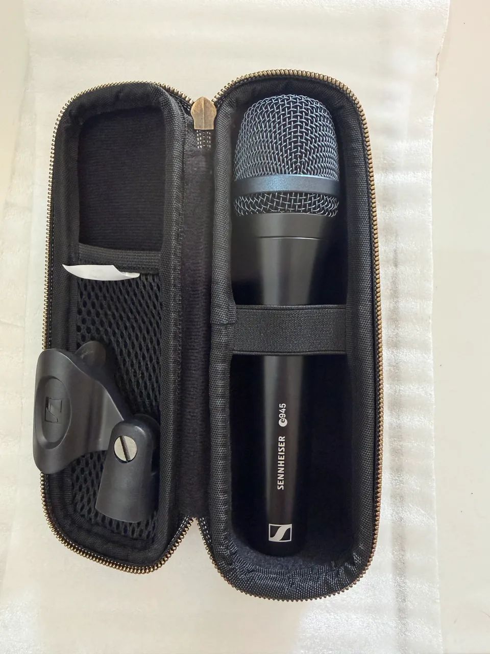 Sennheiser E945 Supercardioide Made In Germany Original com case e capas de espuma