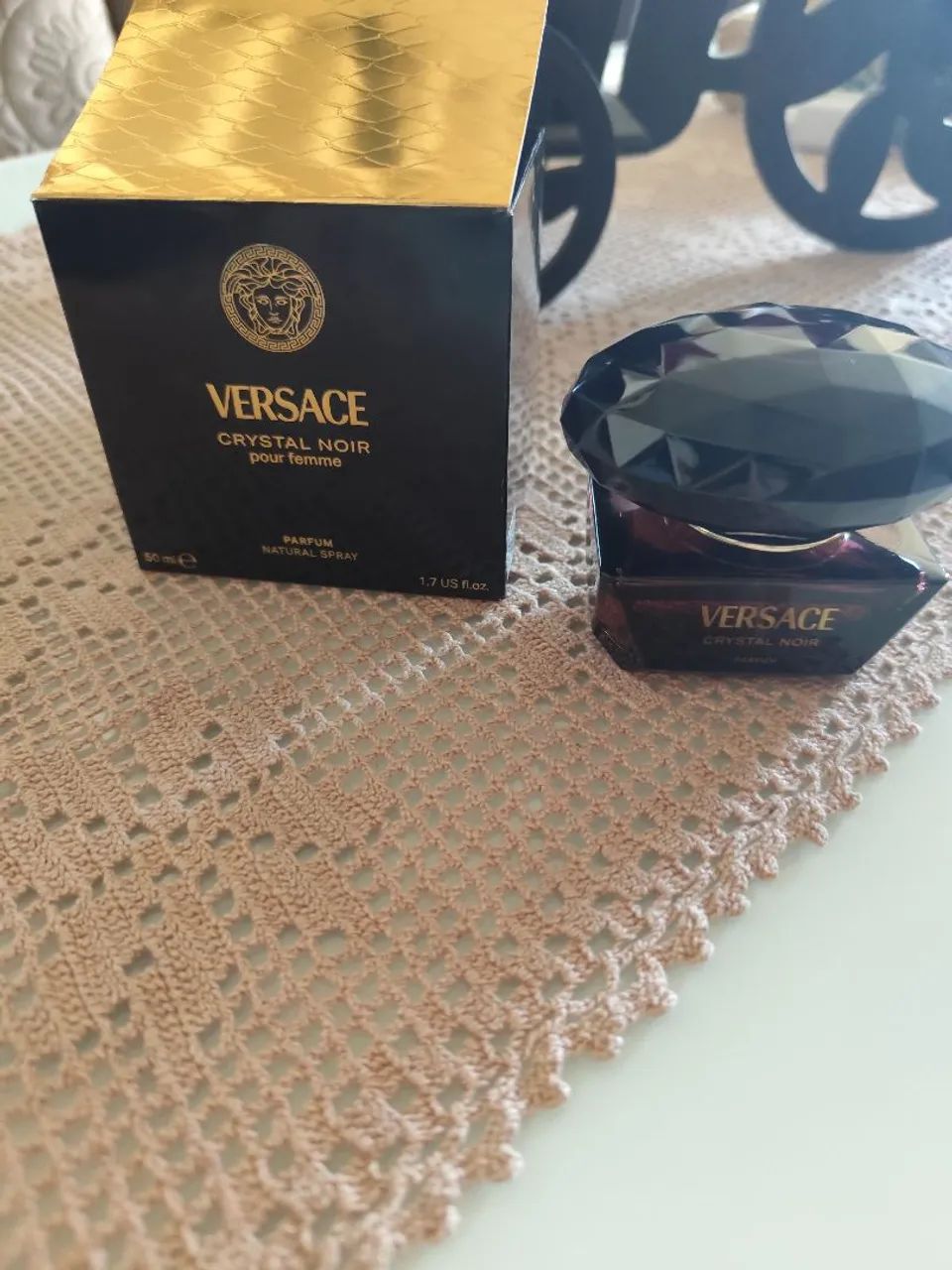 Perfume versace crystal noir 50ml  - Foto 2