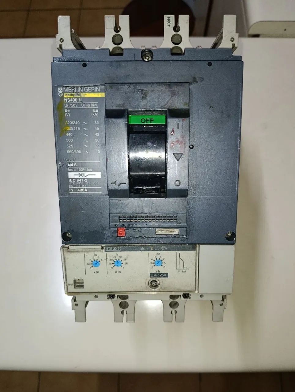 Disjuntor Ns400 N 400a 750v Merlin<br>Gerin Schneider Semi-novo