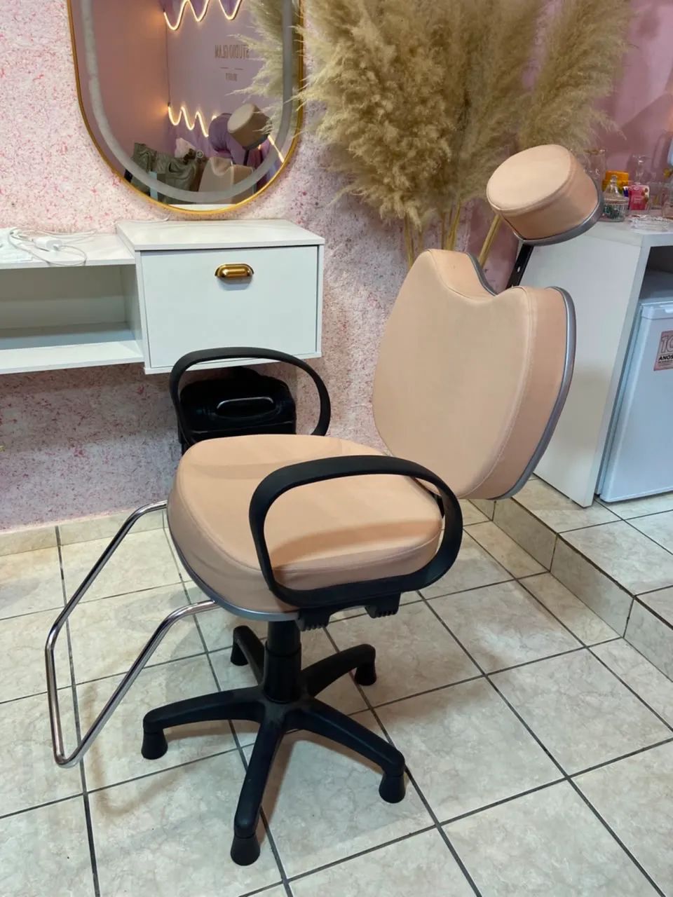 Vendo cadeira para salão  - Foto 2