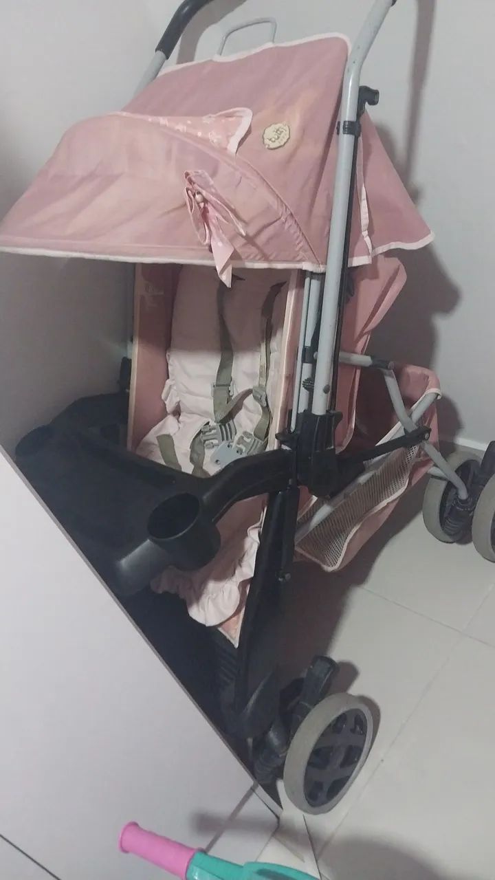 Carrinho de bebê MENINA
