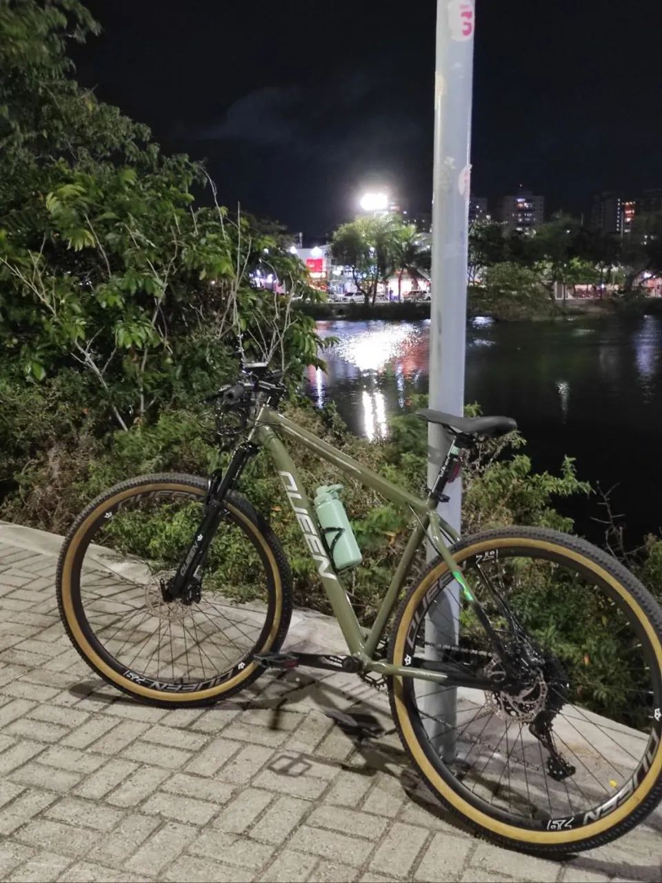 Bicicleta aro 29 semi nova  - Foto 2