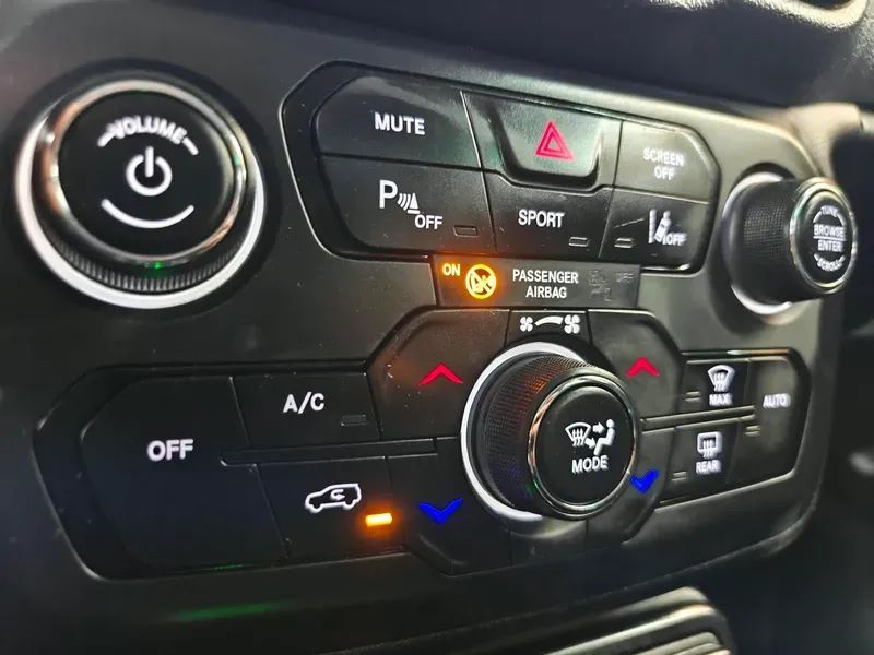 Jeep Renegade Long. T270 1.3 TB 4x2 Flex Aut., foto 15 de 19