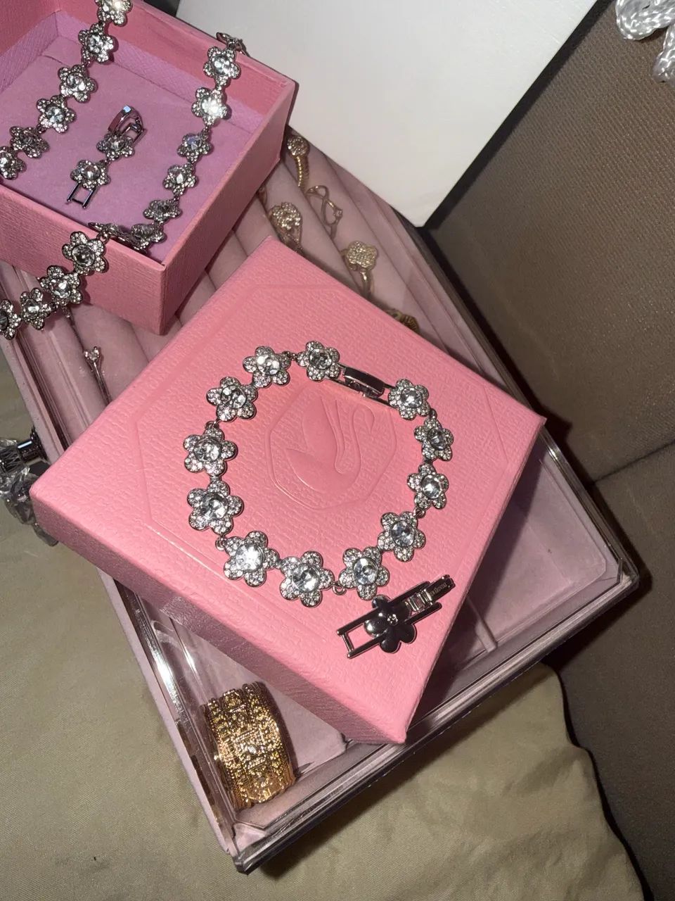 Conjunto ariana grande swarovski flor 
