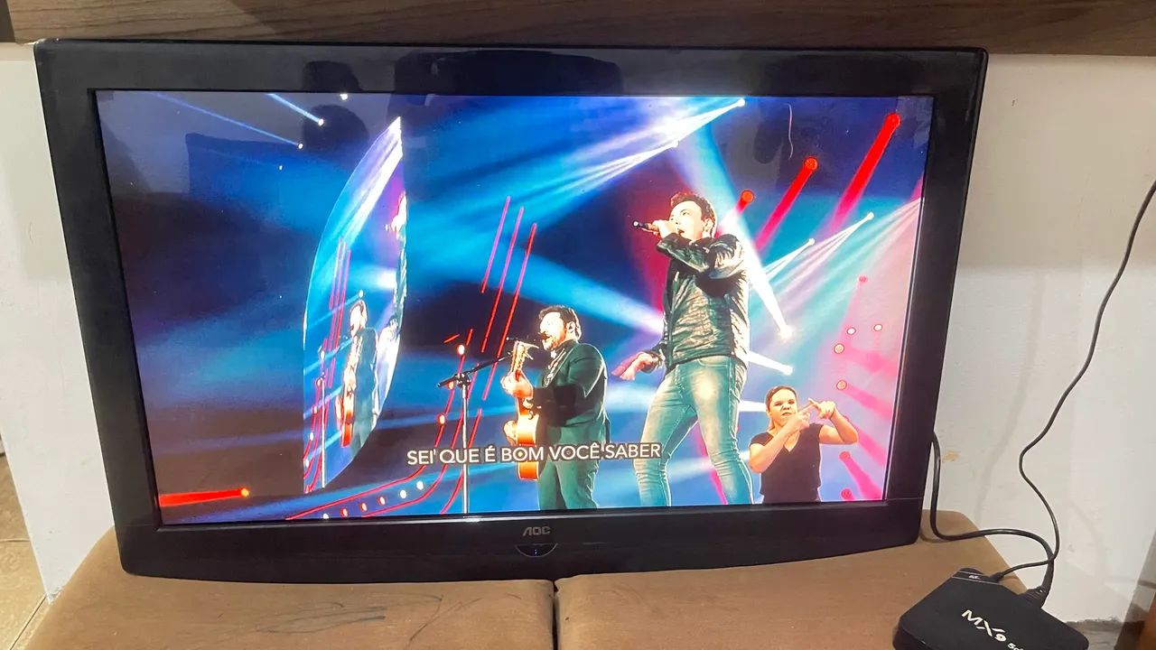 TV 32 AOC 