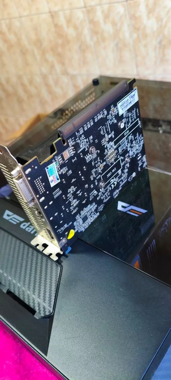 Placa RX 550 2 gigas  - Foto 4