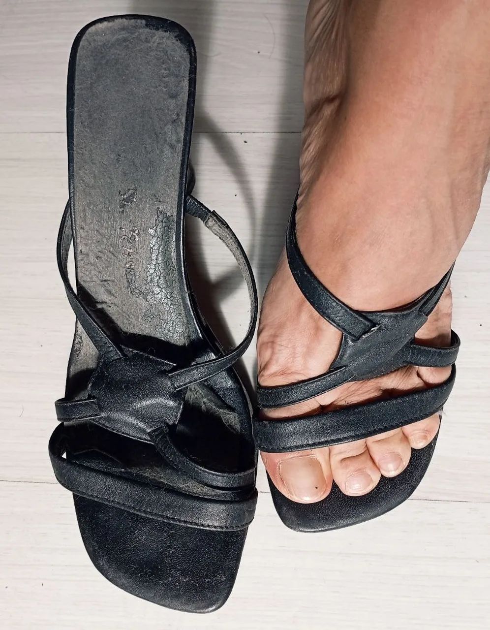 Sapatos e sandálias - Foto 4