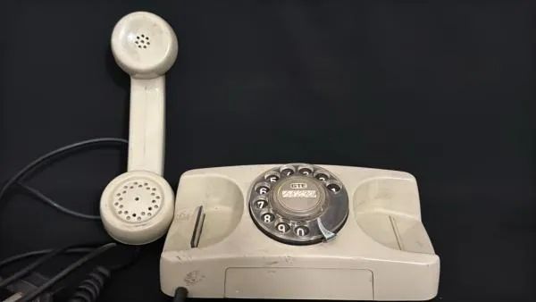 Antigo telefone de disco  - Foto 2