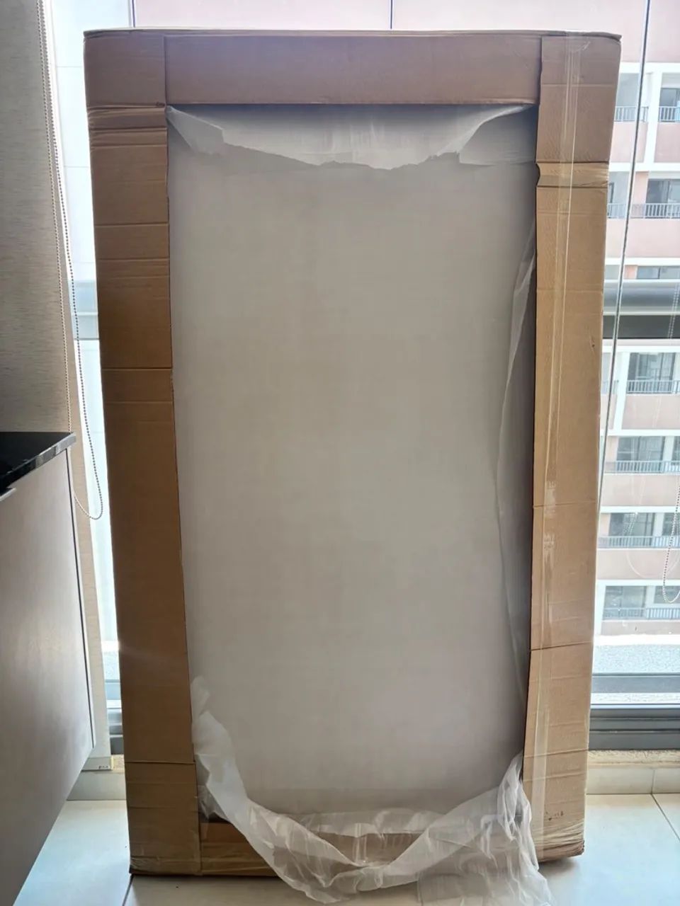 Mesa de jantar com tampo de vidro branco  - Foto 2