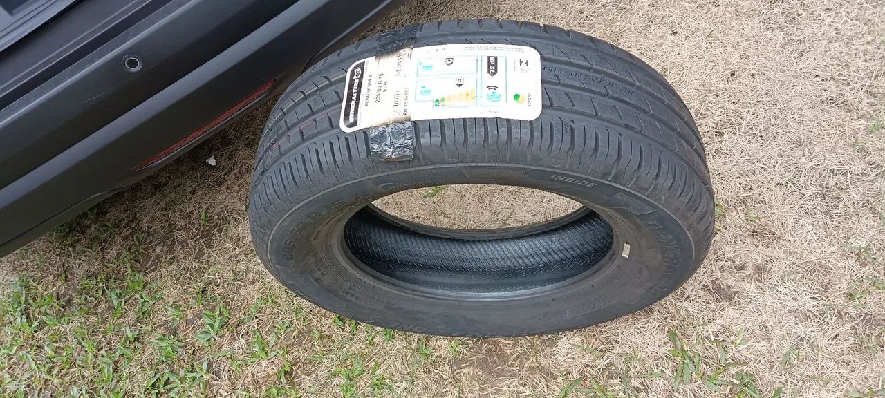 Par pneus NOVOS continental altimax one s 205 60 r15  - Foto 2