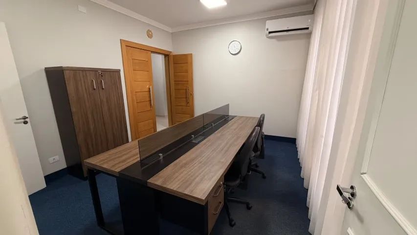 SALA COMERCIAL MOBILIADA próx. ao Hospital Paraná - 75m2 com 3 salas, 2 bwc, 1 copa - Foto 4