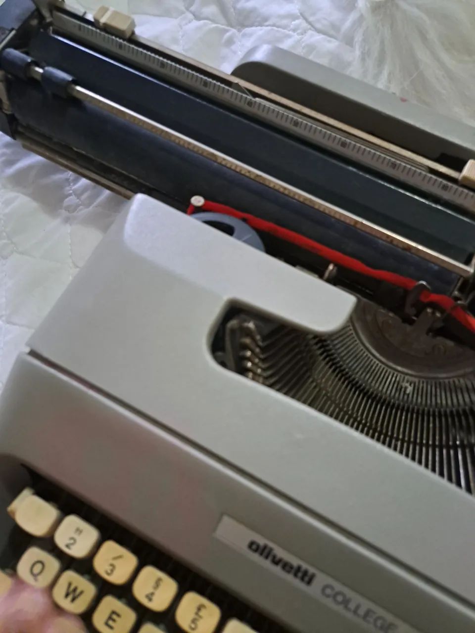Maquina de Datilografia Olivetti College - Foto 3
