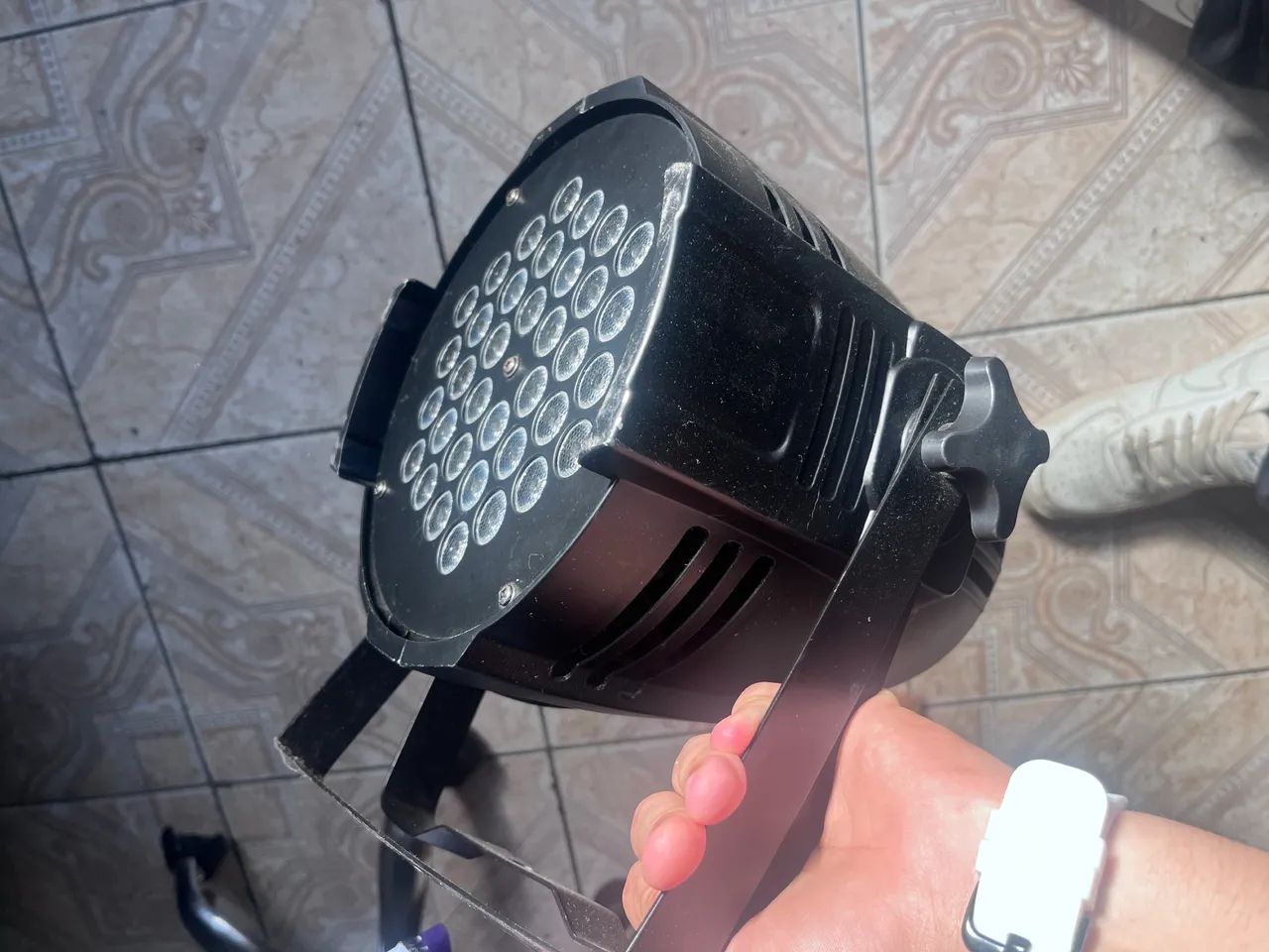 VENDO REFLETOR  LED PAR 36 LEDS 