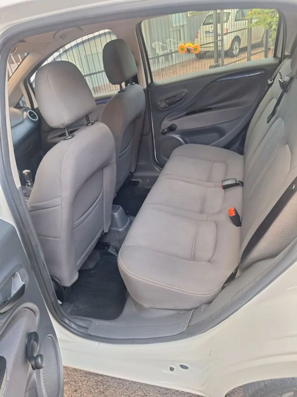 Fiat Punto Attractive 1.4 Fire Flex 8V 5P 2013 - Foto 4