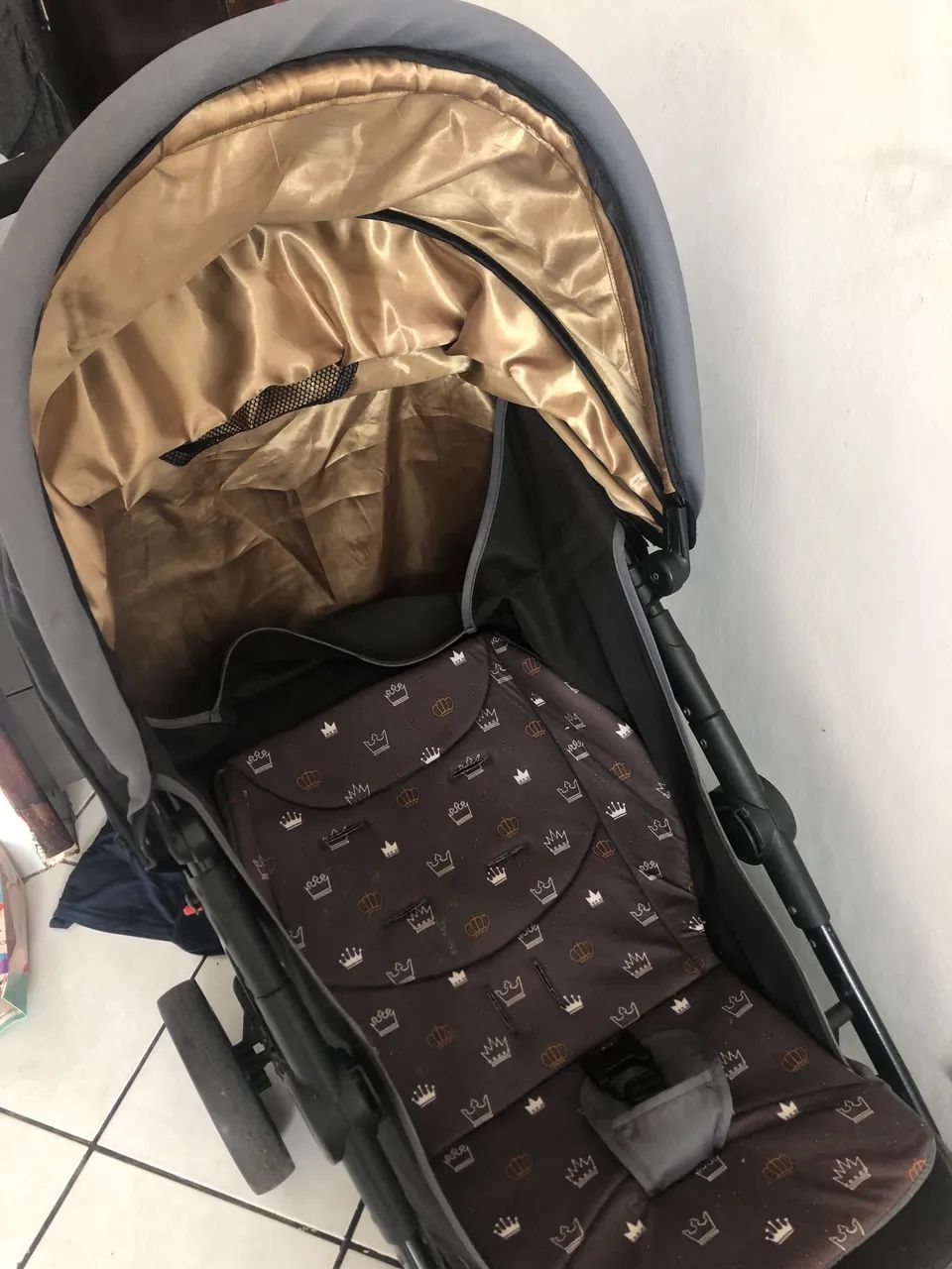 Vendo esse carinho de bebê da cosco 300 reais use poucas vezes ele ta completado  - Foto 5