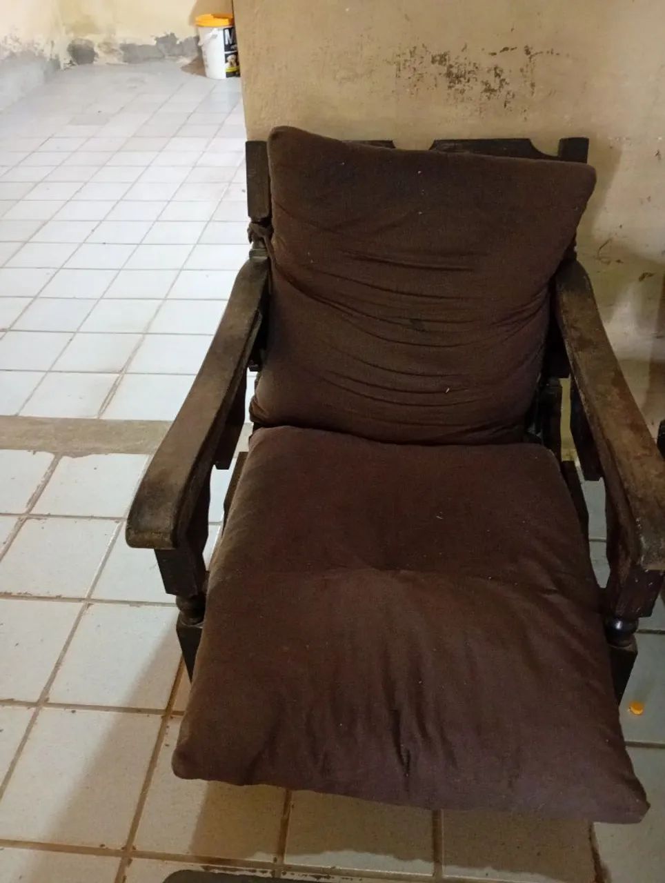 Vendo conjunto de estofado de madeira 