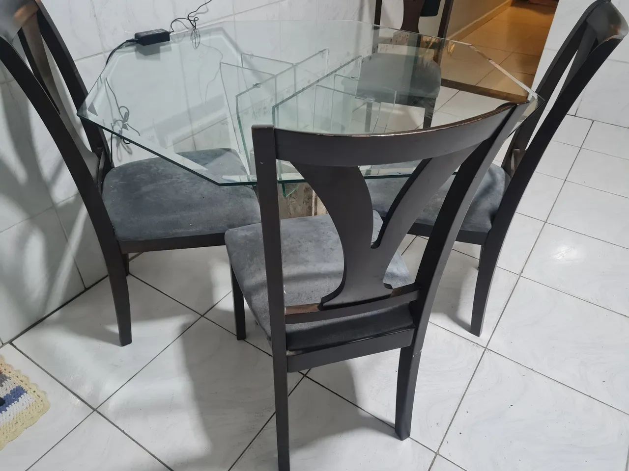 Mesa de jantar tampo de vidro e mármore  - Foto 4