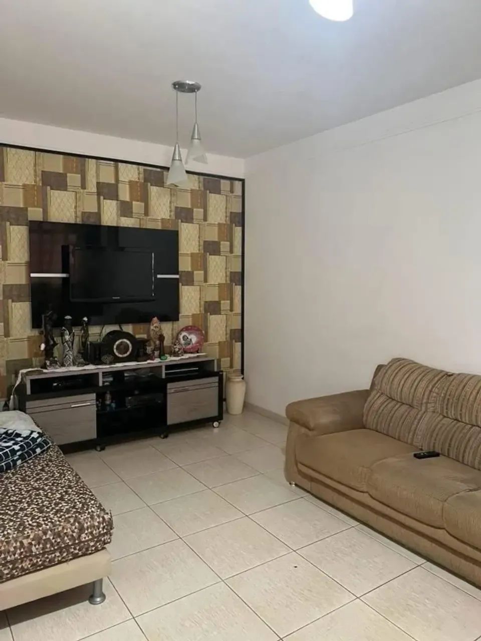 Casa de três dormitórios com piscina - Foto 2