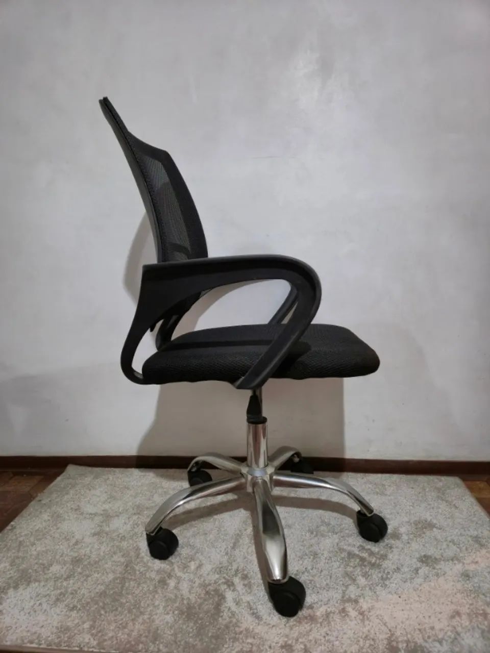 Cadeira para escritório preta - Foto 3
