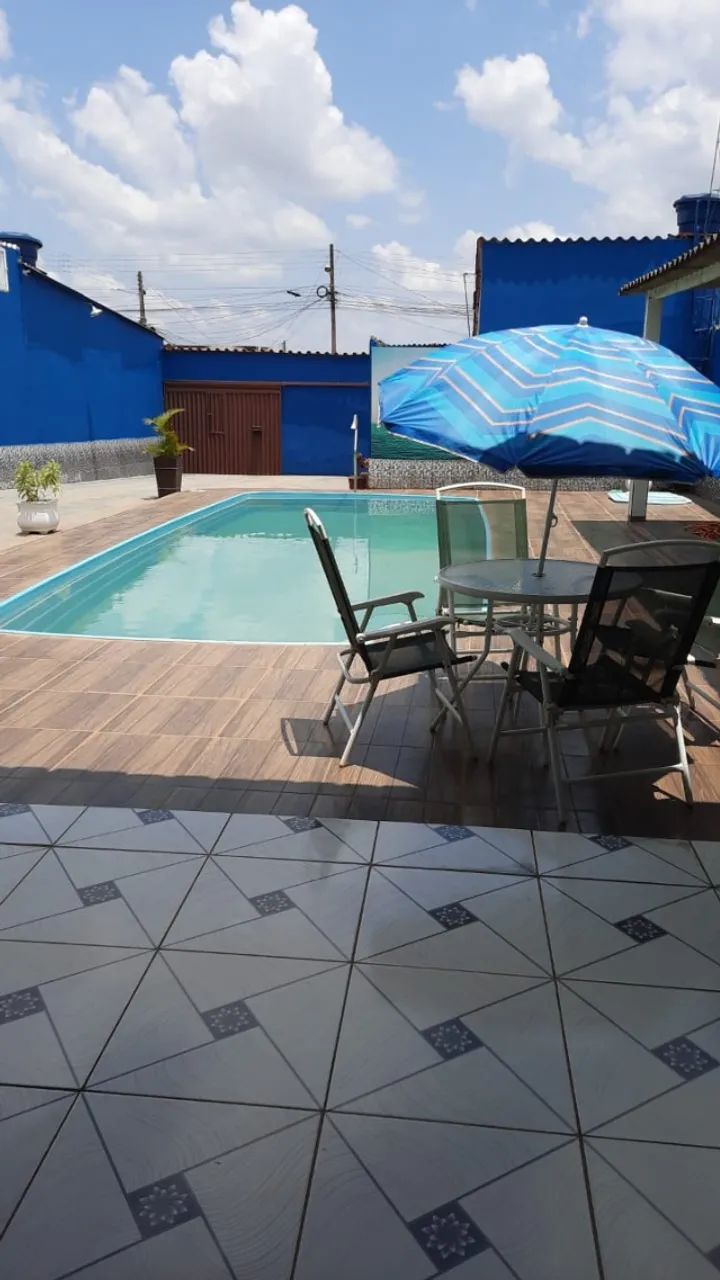 Linda casa de esquina