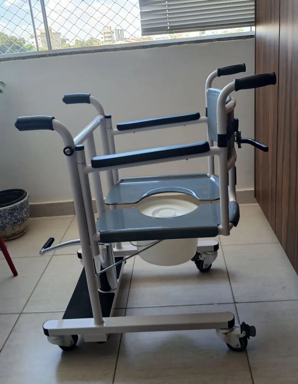 Cadeira de Transferência Higiênica