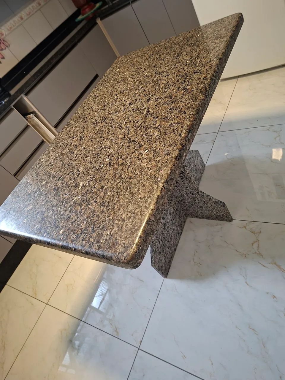 MESA DE GRANITO À VENDA - ÓTIMO CUSTO-BENEFÍCIO! - Foto 2