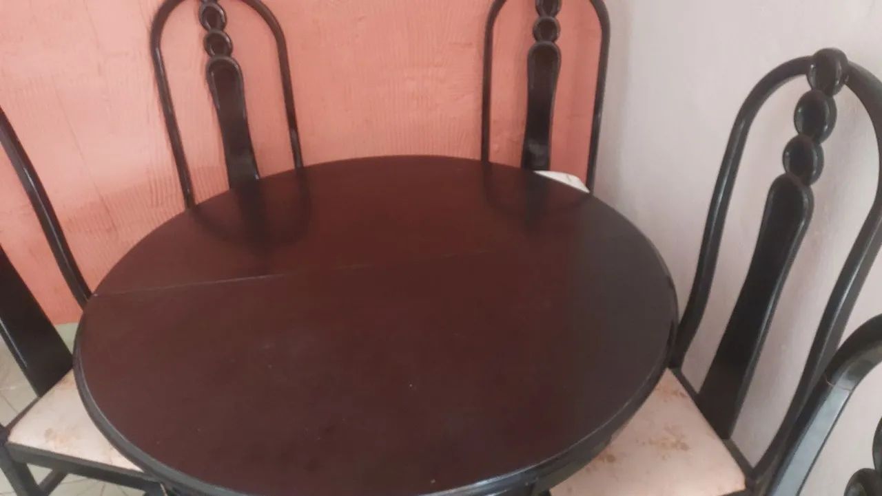 Mesa com 6 cadeiras  - Foto 2
