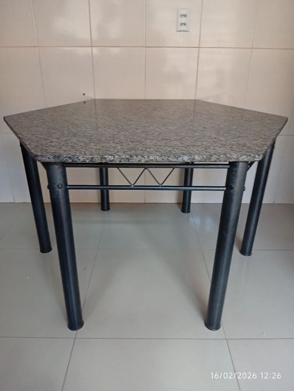 Mesa Tubular granito sextavada  - Foto 5