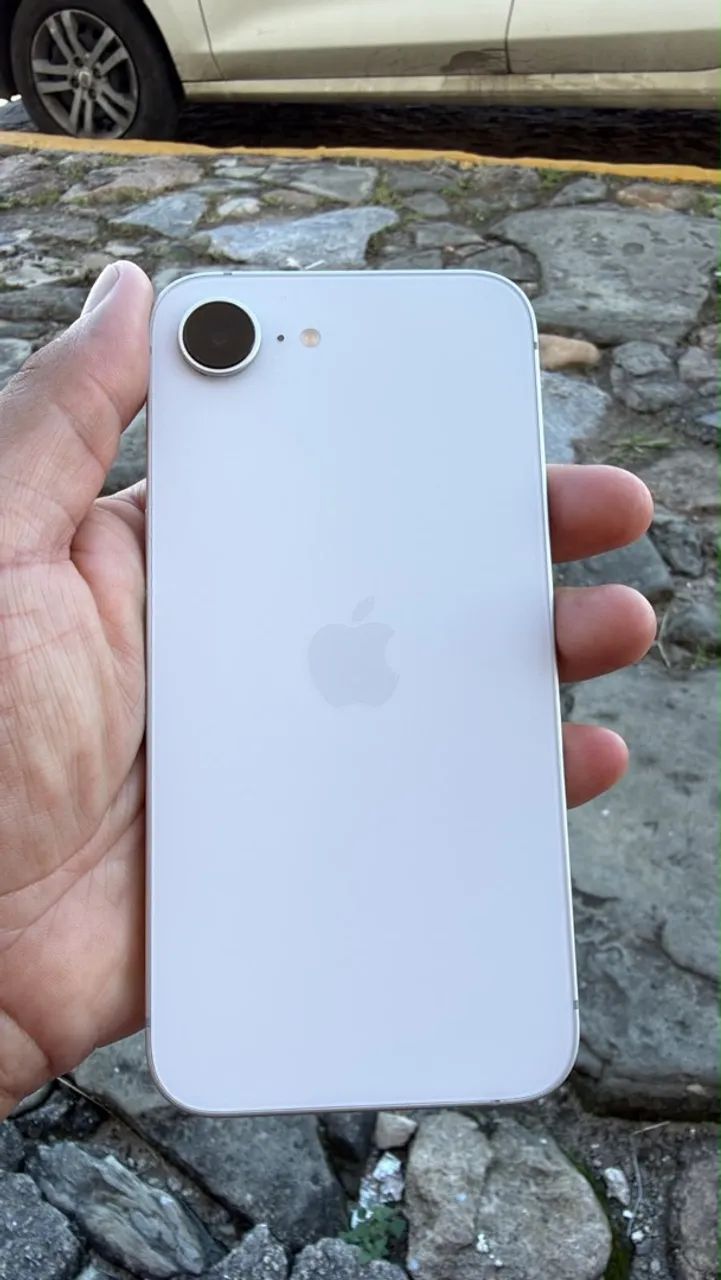 iPhone 16e 128
