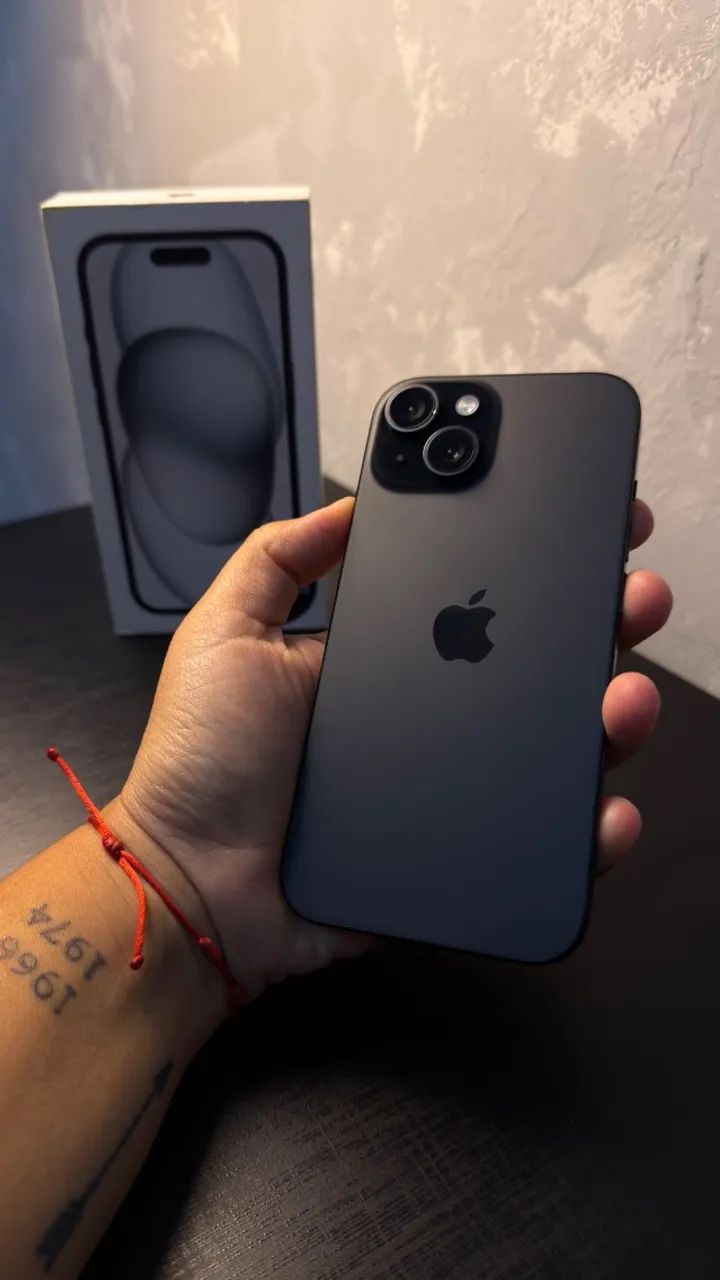 iPhone 15 128GB Preto Seminovo