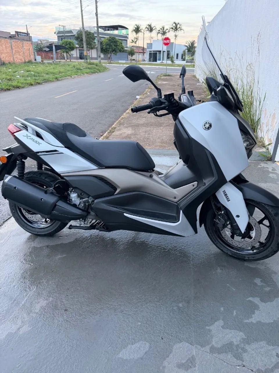 Xmax 250 cc (pego biz)
