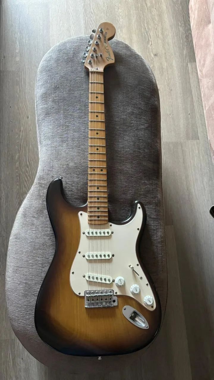 Guitarra Fender