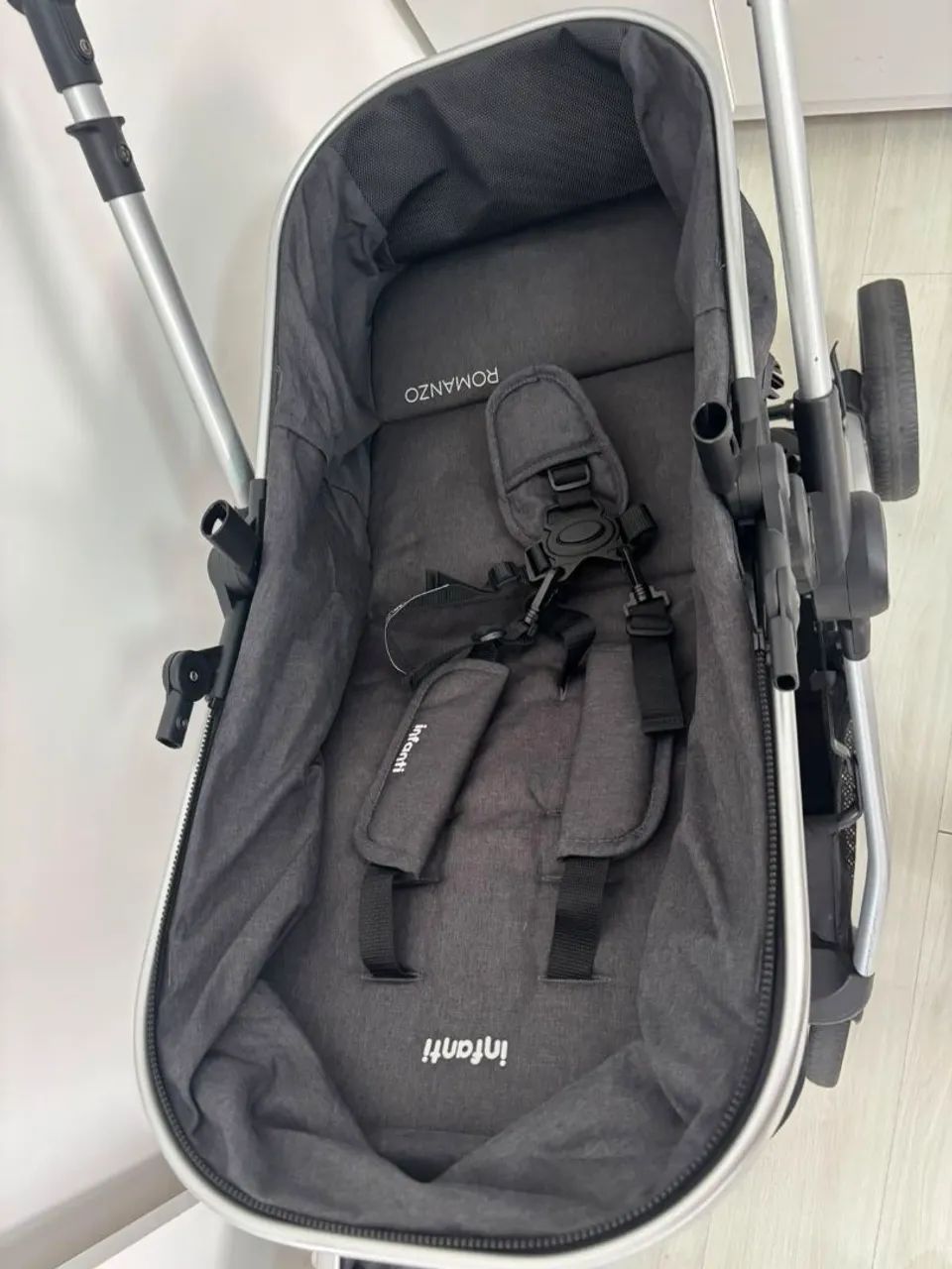 Carrinho de bebê + bebê conforto - Foto 2