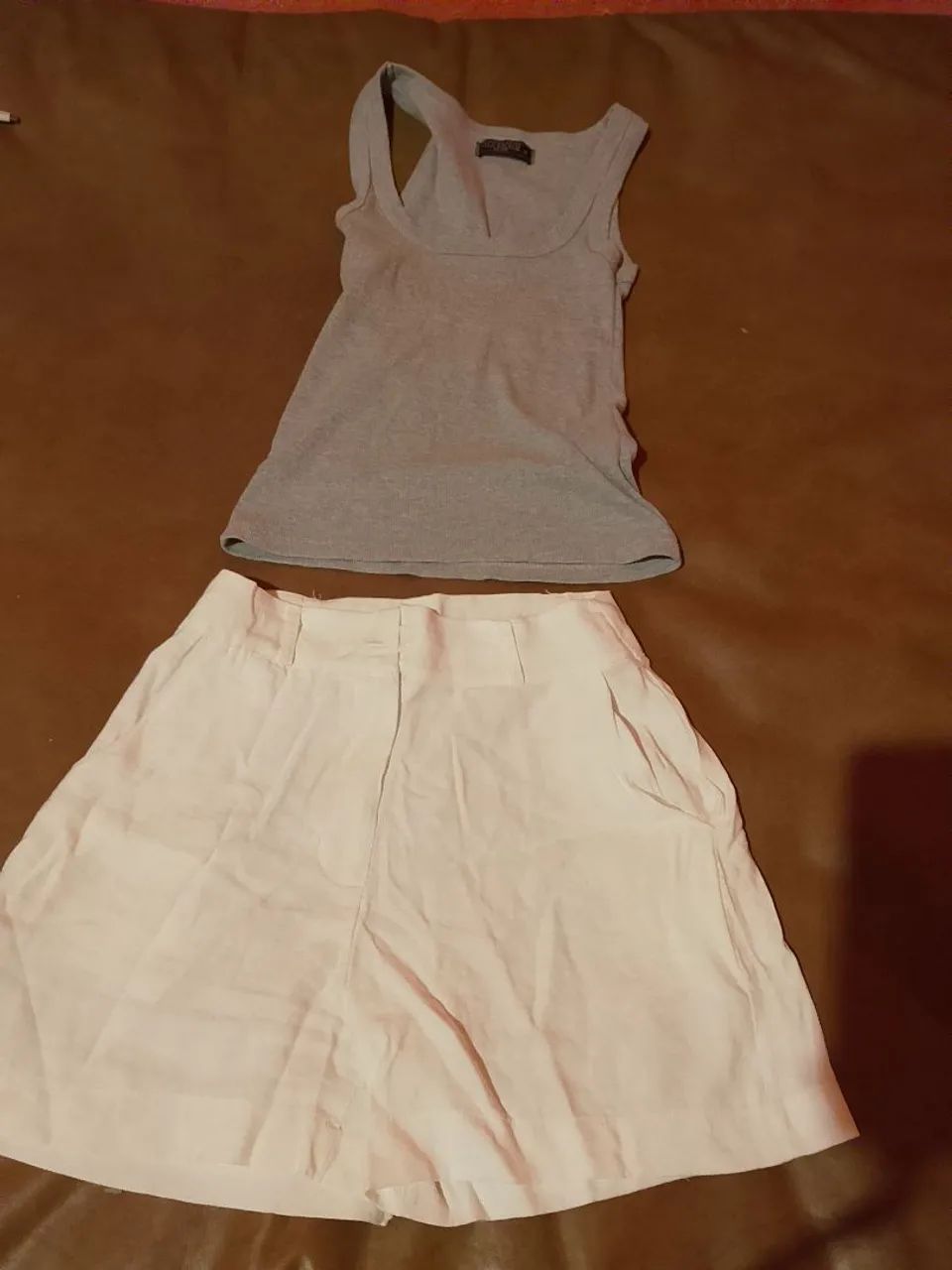Lote de roupas 16 peças ao total.