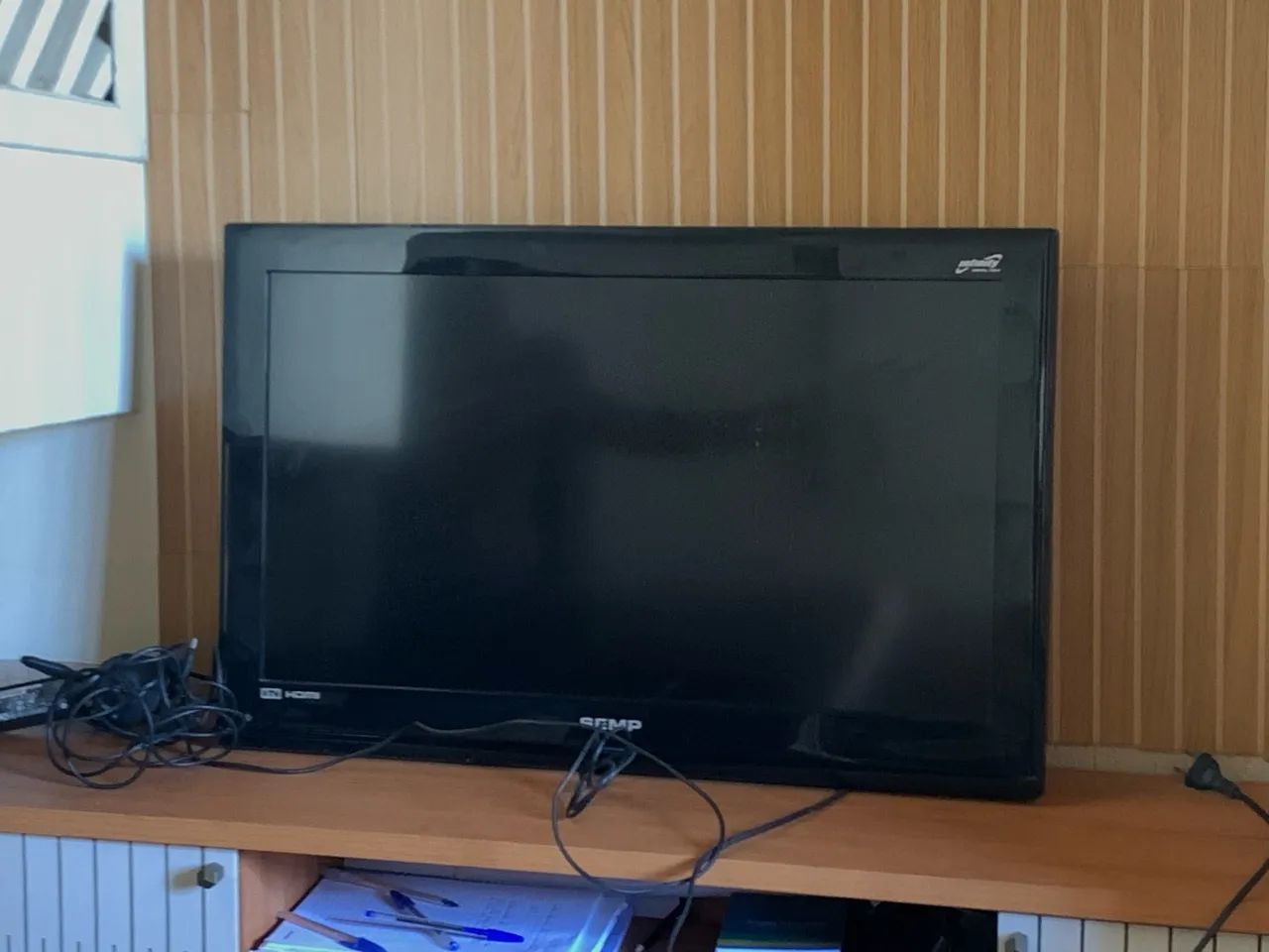 Vendo Televisão (TV) Semp - 32 polegadas 