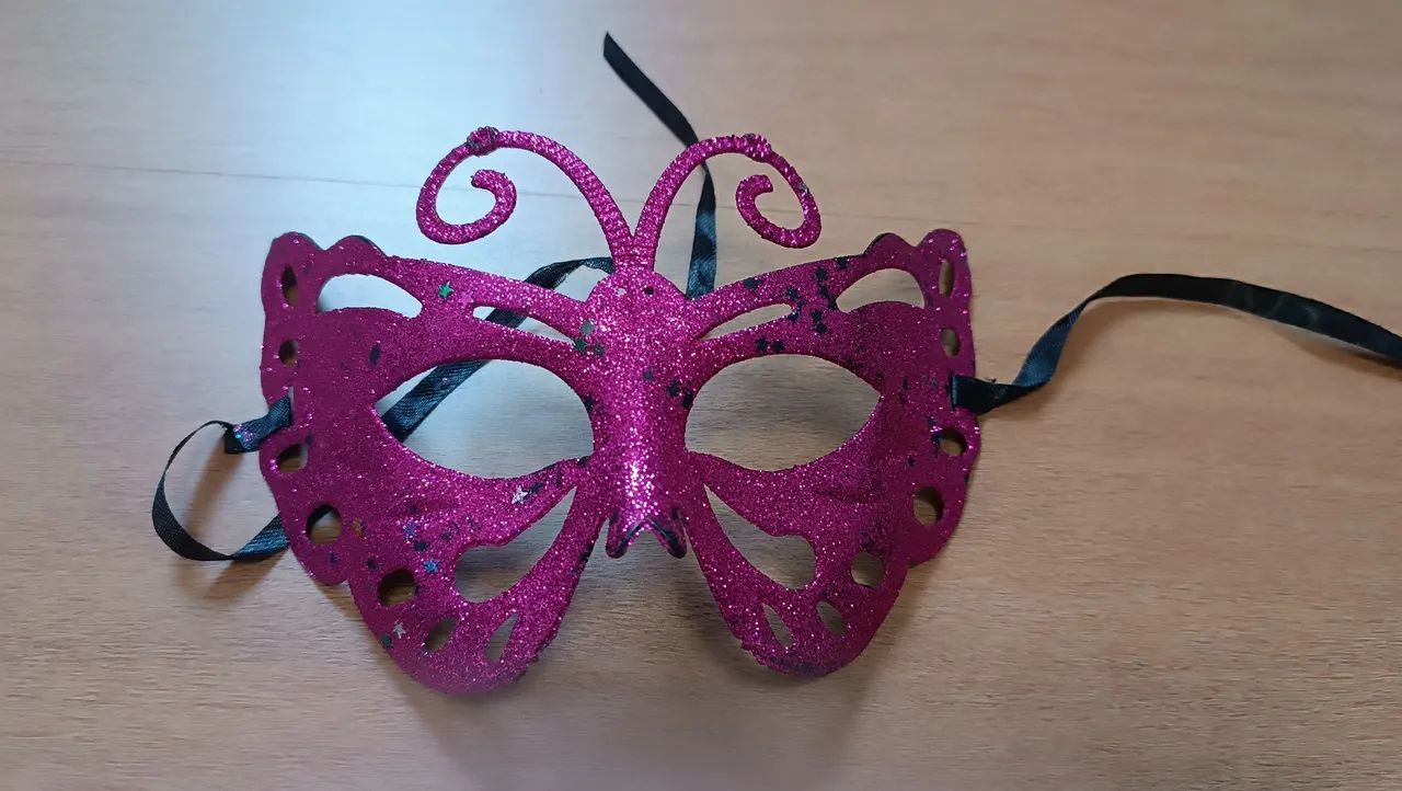Kit Carnaval: Perucas, Máscaras de Luxo e Adereços  - Foto 5