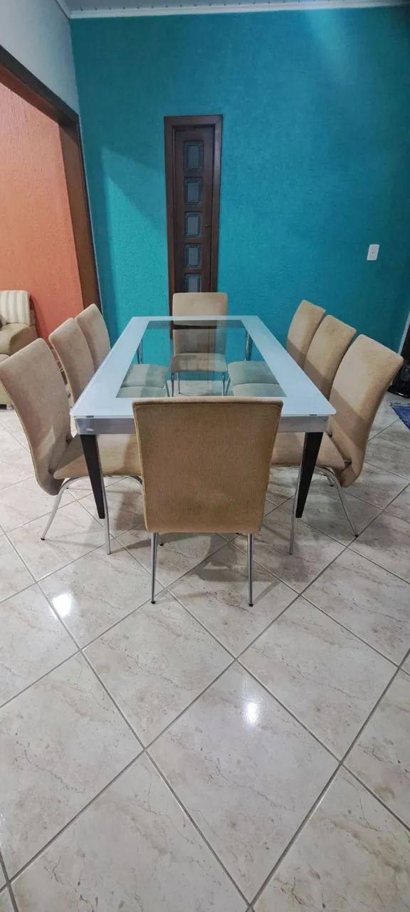  Conjunto Mesa Tampo de Vidro com 8 Cadeiras. 