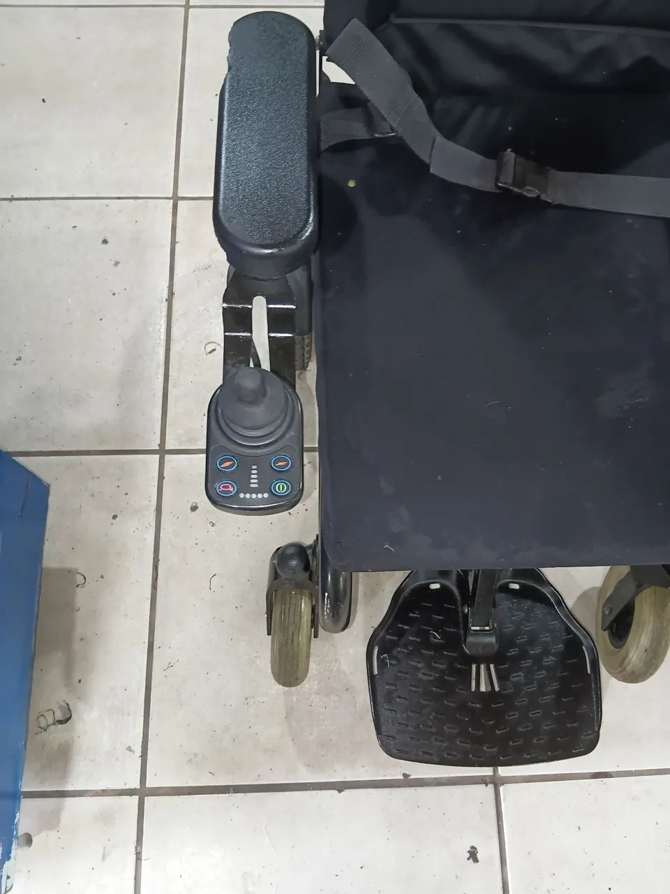 Cadeira de rodas elétrica OTTBOCK  - Foto 4