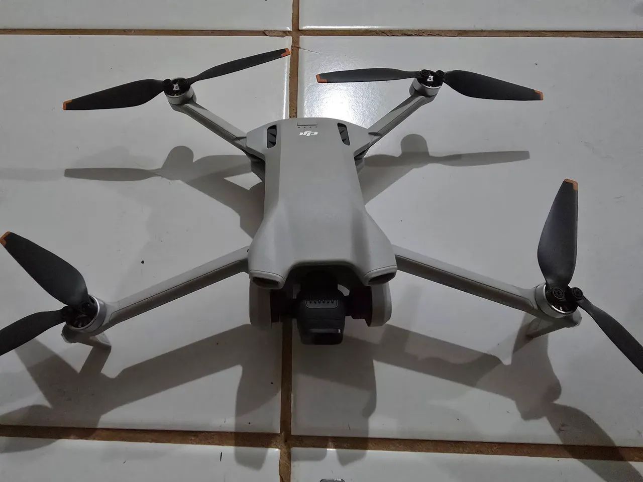 Drone Dji Mini 3 4k 5.8ghz Com Tela 3 Baterias - Foto 2
