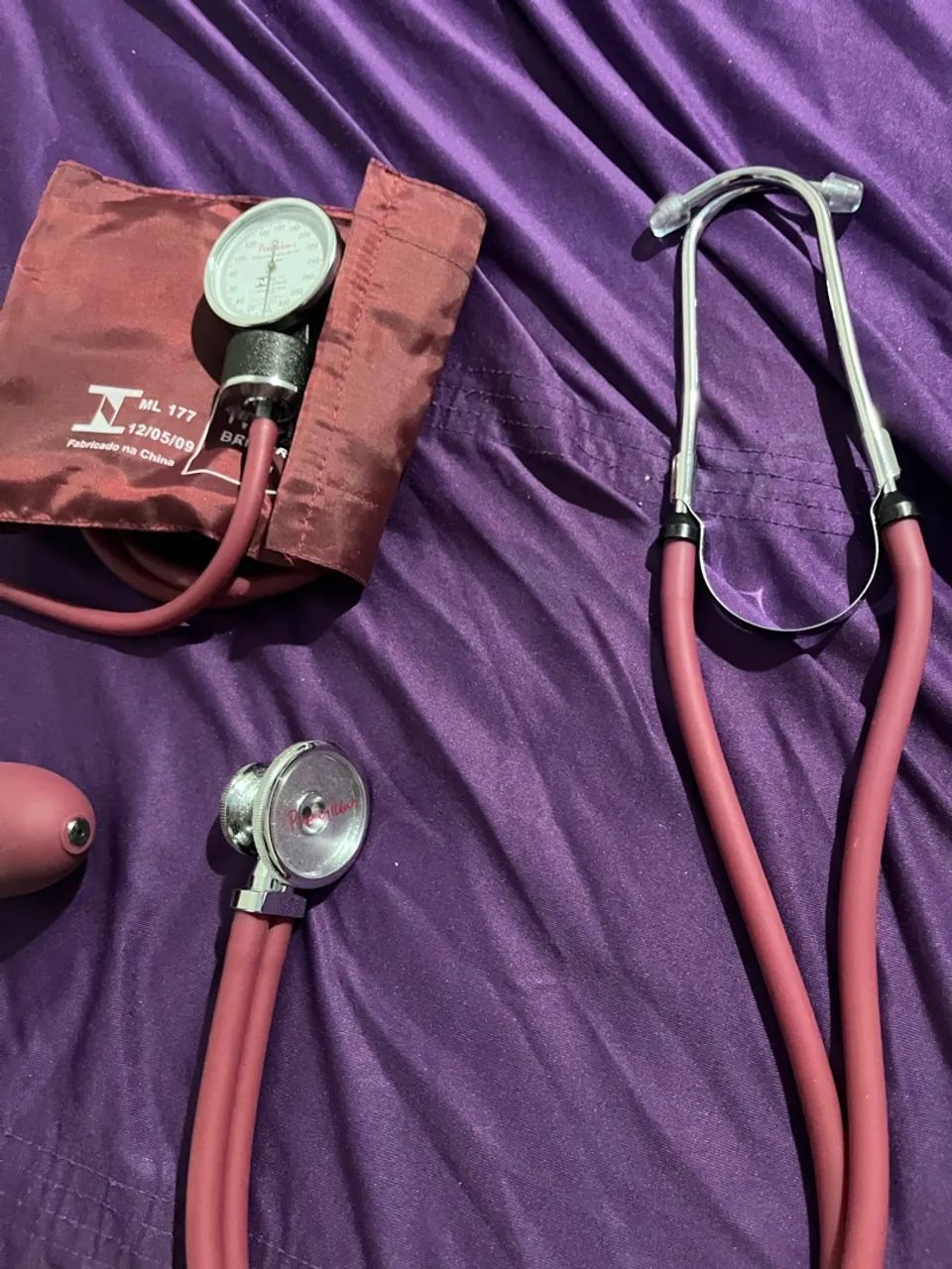 KIT ESTETOSCÓPIO E ESFIGMOMANÔMETRO 