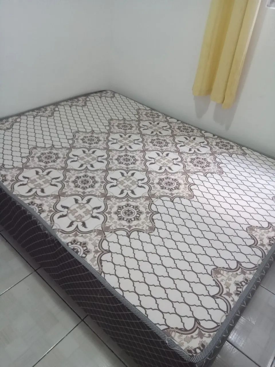Cama Box semi nova