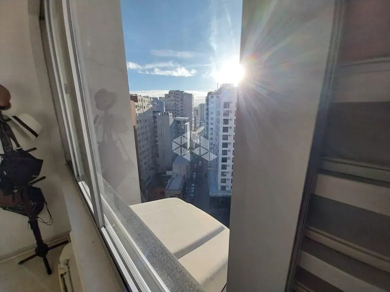 APARTAMENTO MOBILIADO COM 2 QUARTOS E 1 VAGA DE GARAGEM NO CENTRO DE FLORIANÓPOLIS - Foto 4