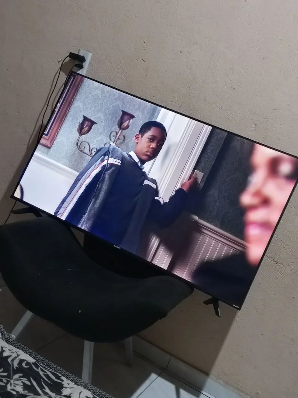 Smart TV SEMP TCL ROKU 50 polegadas Estado de nova  - Foto 2