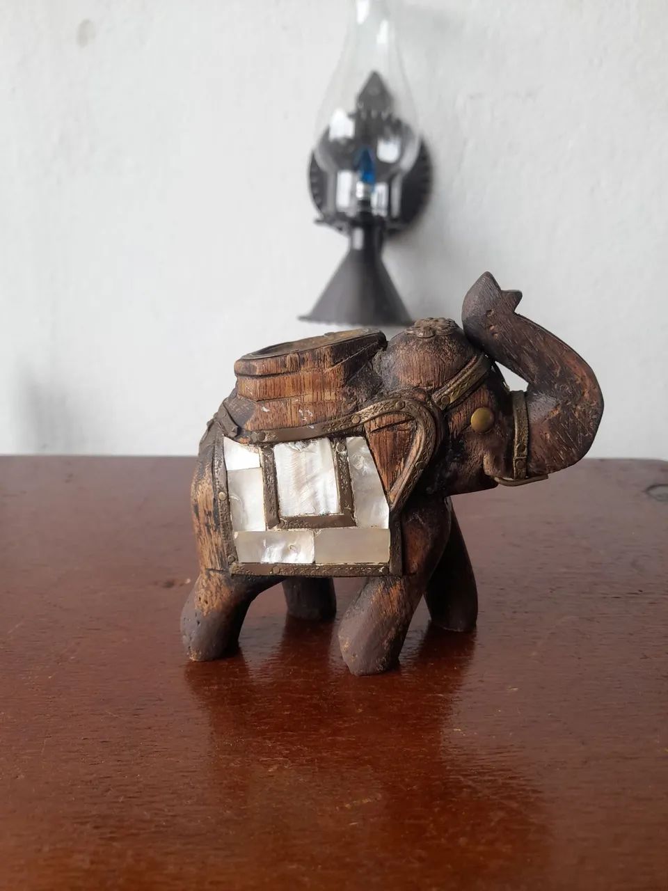 Antigo elefante de madeira madre pérola e latão - Foto 3
