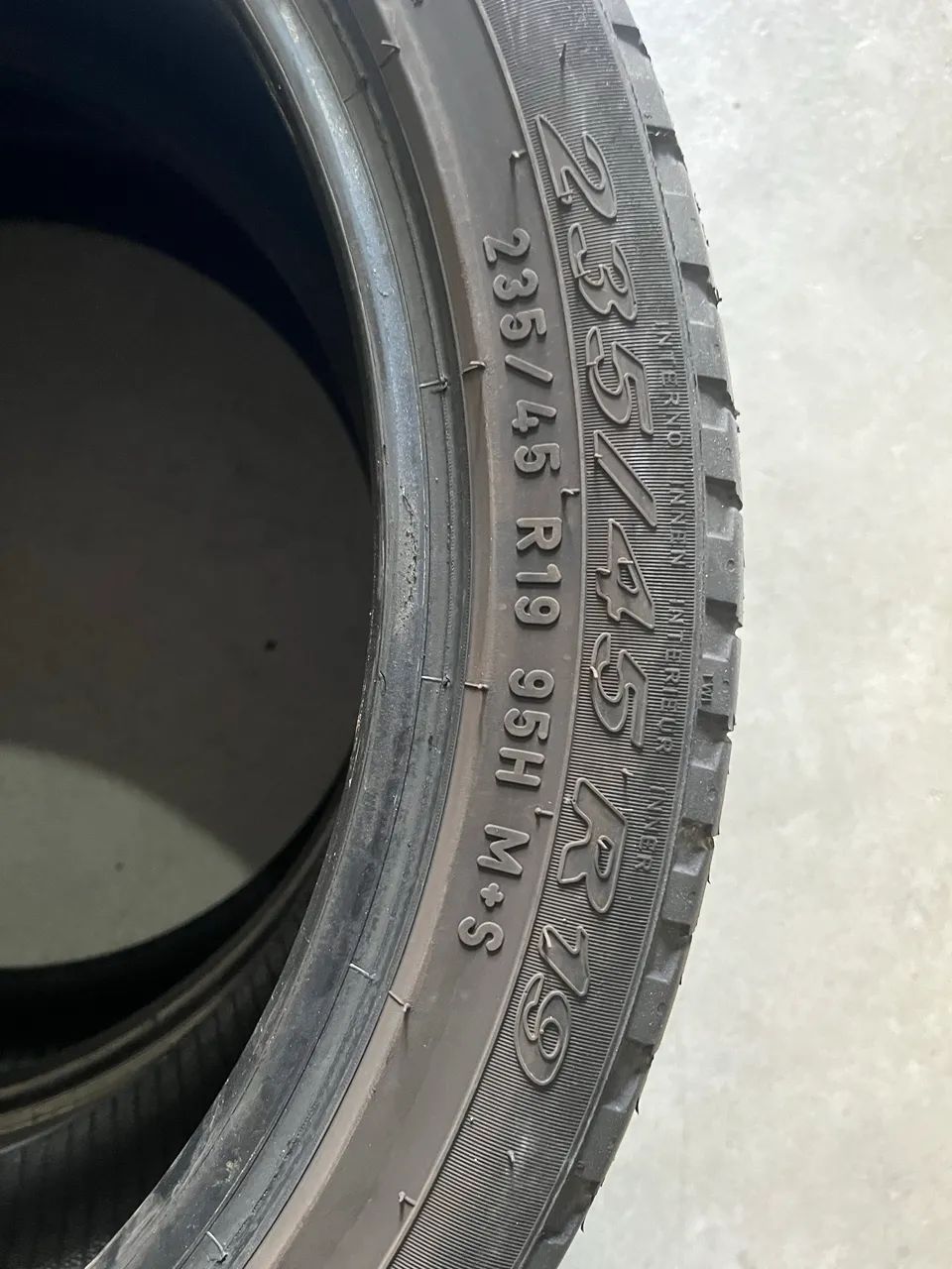 Pneus Pirelli Scorpion 235/45 R19 - Foto 4